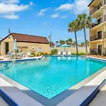 Mariners Cove 302
