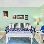 Mariners Cove 302