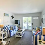 New Smyrna Beach Abode With Fire Pit, Walk To Beach!