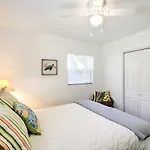 New Smyrna Beach Abode With Fire Pit, Walk To Beach!