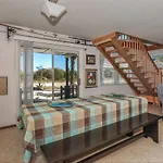 The Artist Beach House- Beachfront - 6298S