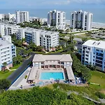 Lovely Beachside Condo ~ Ow7-302