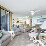 Oceanfront Corner Unit At Chadham-By-The-Sea Car Free Beach Ch210