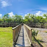 Come Take In These Beautiful Views Of The Ocean In This Gorgeous 22 Condo. Ow1-302