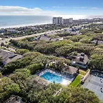 Tastefully Decorated Sea Woods Villa - Near Beach Access, Shopping & Dining! S4410
