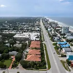Luxury Cearra Del Ray Townhome Seconds To Beach 2-Car Garage