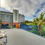New Smyrna Beach Condo With Balcony And Pool Access