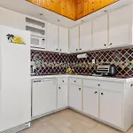 Little Latitude - Low Tide - Oceanfront Bungalow - 6618S