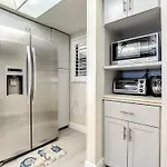Lovely Direct Beachfront Condo - Ha10