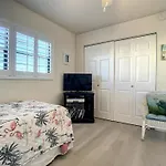 Lovely Direct Beachfront Condo - Ha10