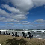 Zen Beach Retreat - Ocean View Townhouse -No Drive Beach