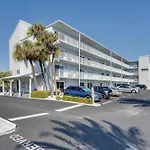 New Smyrna Beach Studio Retreat, Walk To Beach!