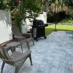 Dog Friendly Loft Steps From Beach With Gas Barbecue Grill And Upstairs Deck!