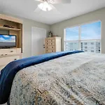 Top Floor Ocean And Pool Views Located On No-Drive Beach With 2 Complex Pools