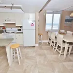 Oceania Beach Club 806