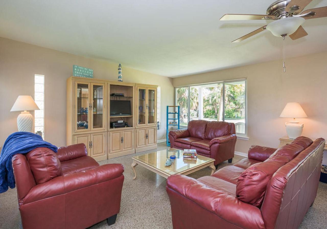 North Beauty - Lovely Across The Street From The Beach. 1814b New Smyrna Beach