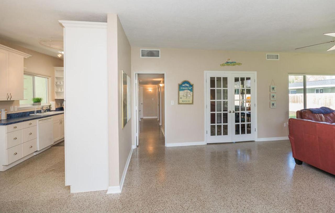 North Beauty - Lovely Across The Street From The Beach. 1814b Holiday home