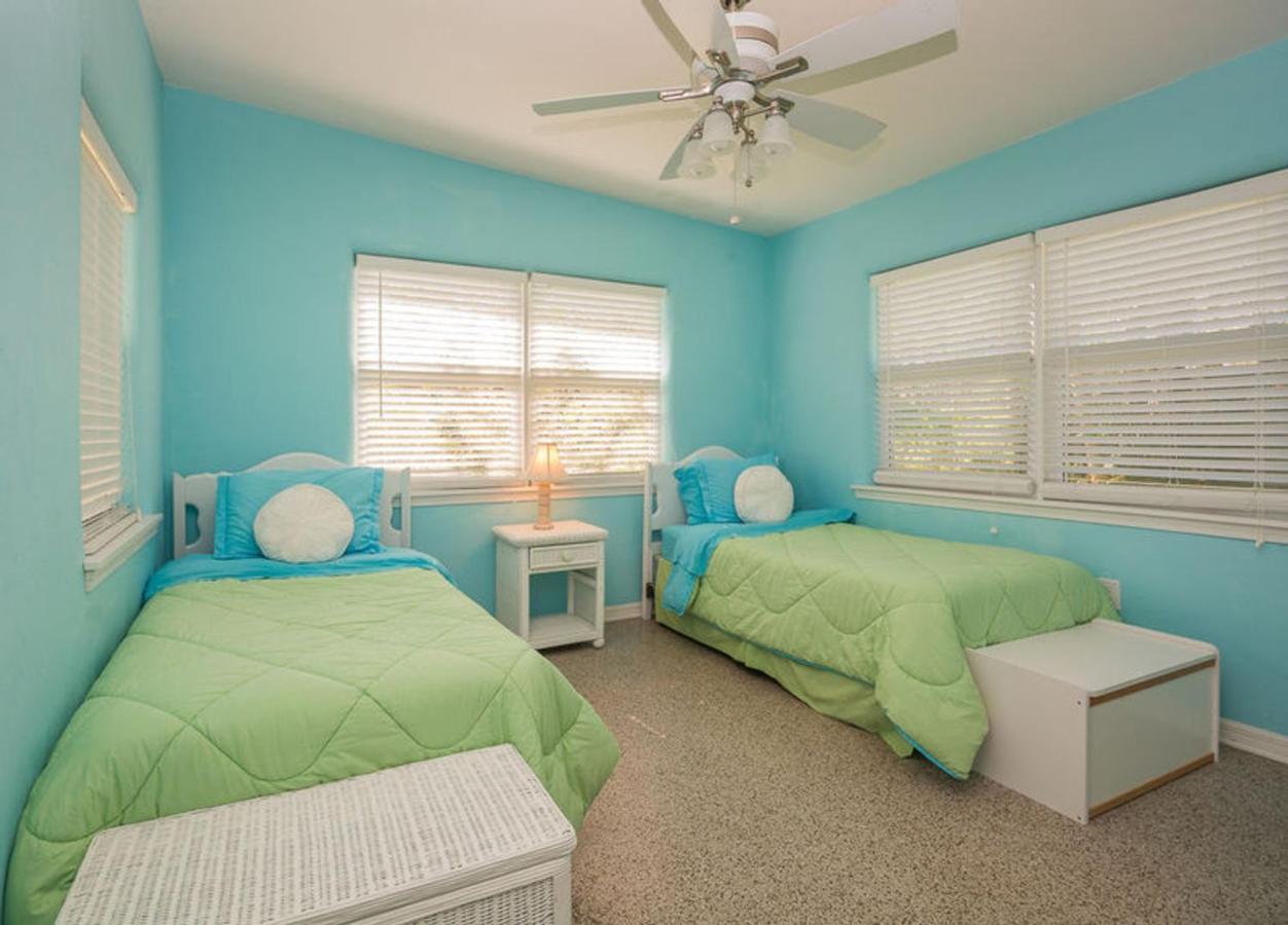 North Beauty - Lovely Across The Street From The Beach. 1814b *
