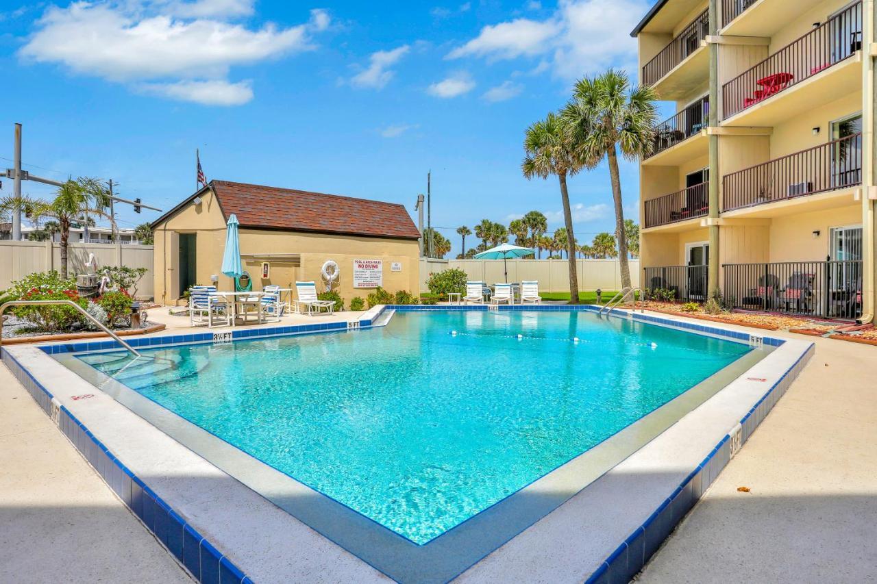 Mariners Cove 302