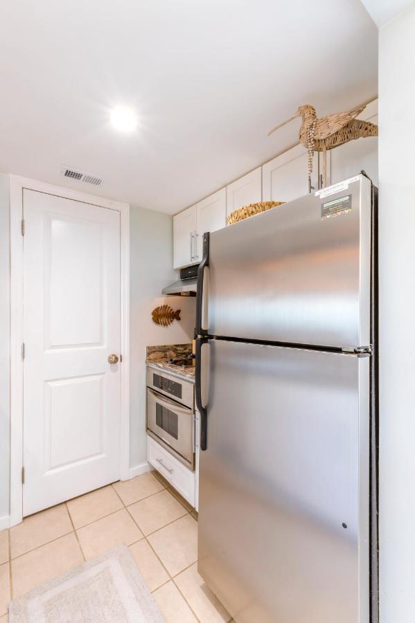 Apartment Stunning Ocean Views Steps From The With Pool! Fabulous 4th Floor Studio! *