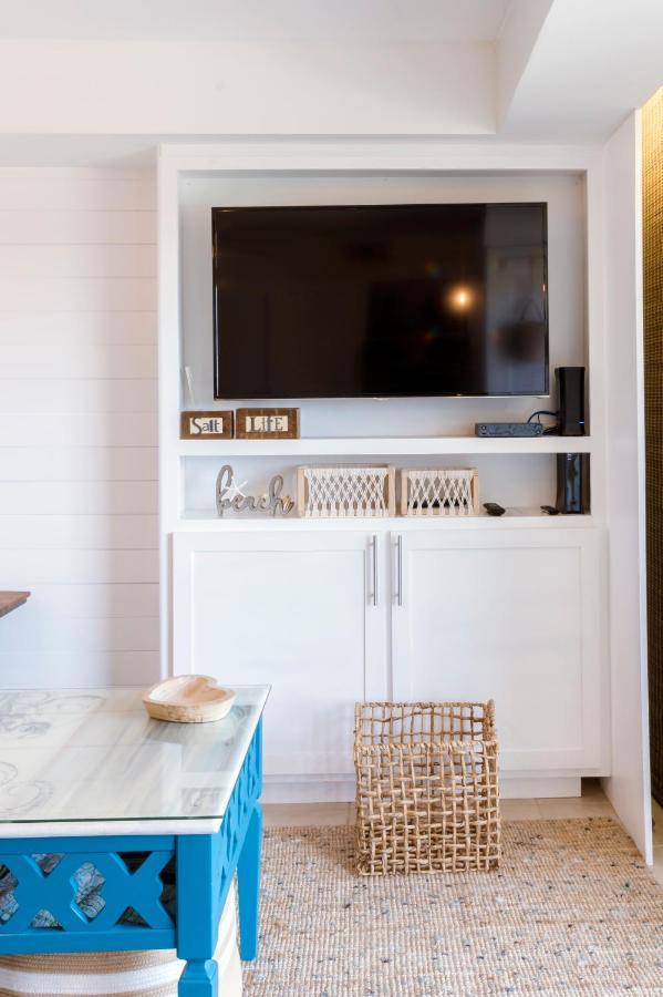 Stunning Ocean Views Steps From The With Pool! Fabulous 4th Floor Studio! *