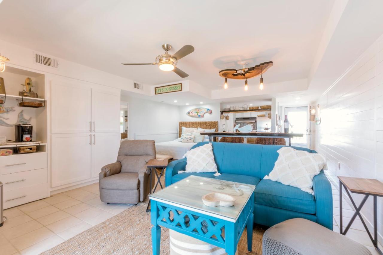 Apartment Stunning Ocean Views Steps From The With Pool! Fabulous 4th Floor Studio! New Smyrna Beach