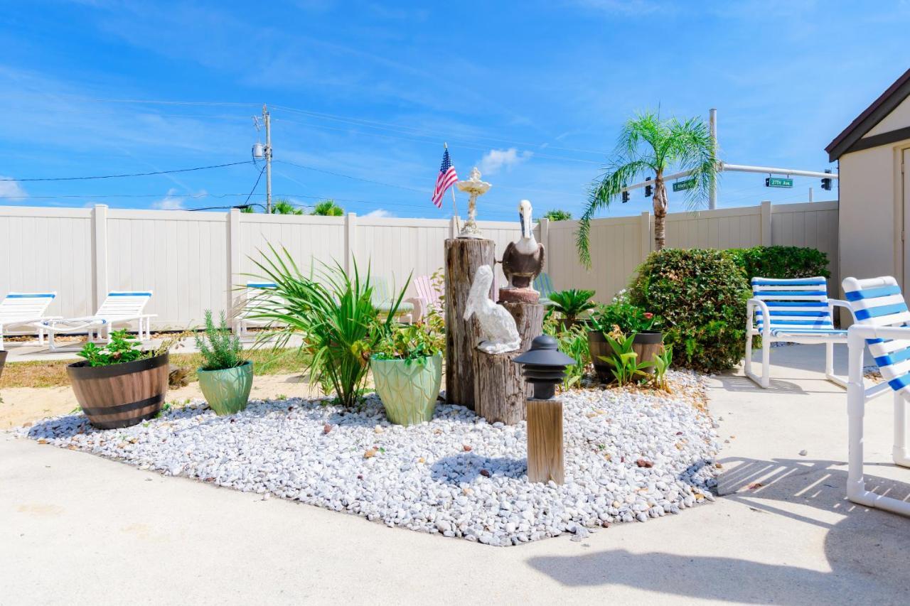 Stunning Ocean Views Steps From The With Pool! Fabulous 4th Floor Studio! Apartment