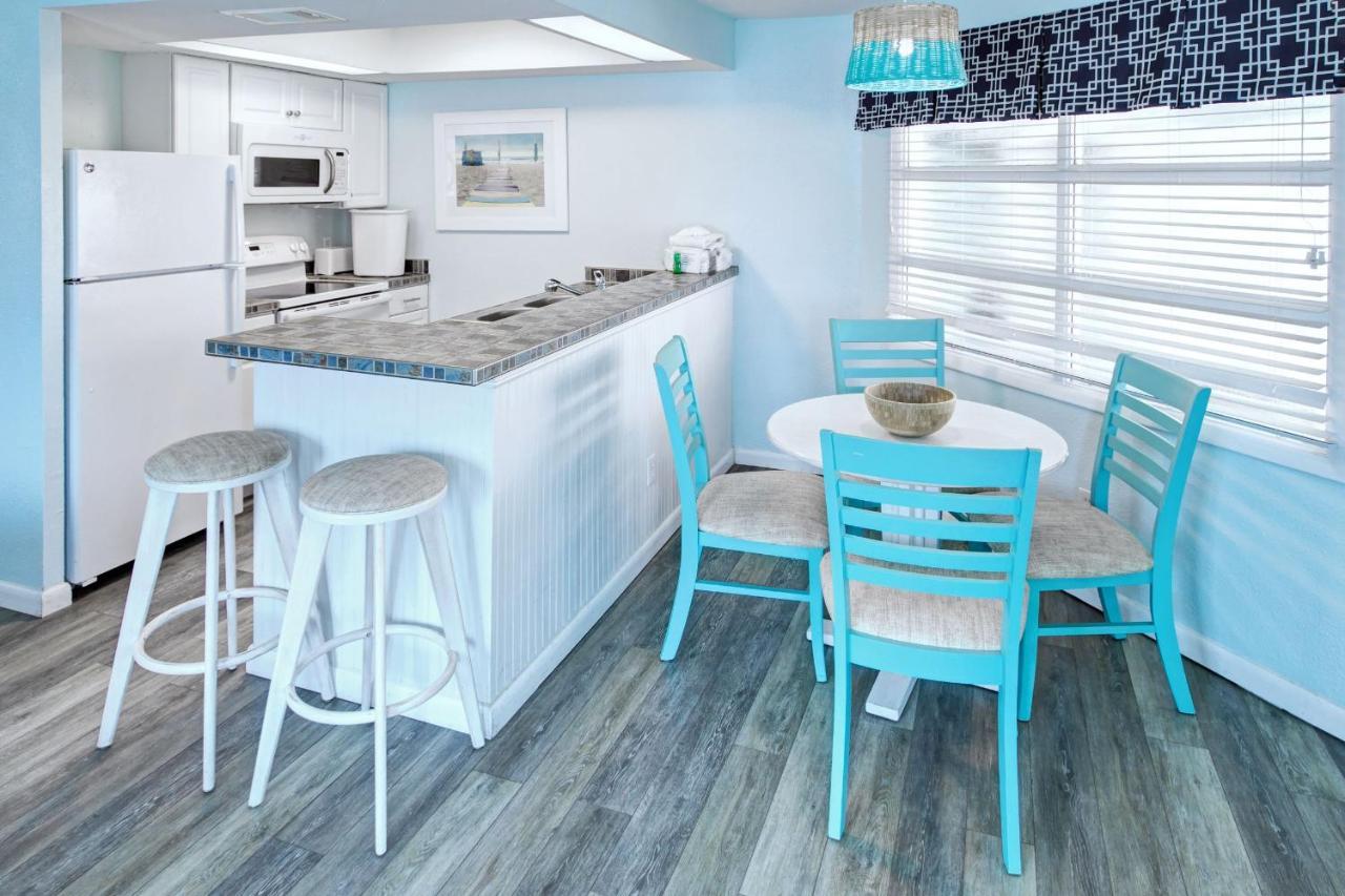New Smyrna Waves By Exploria