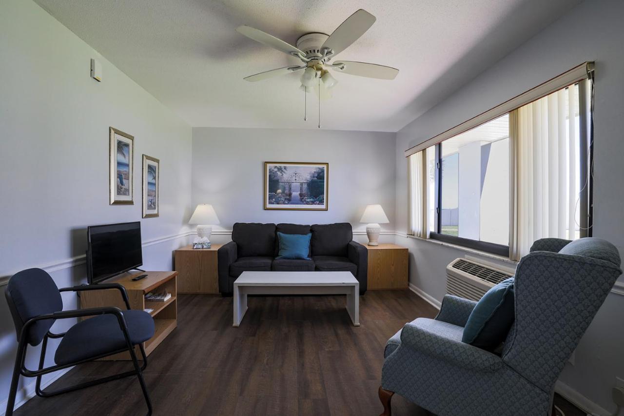 Hotel Coastal Waters 2*