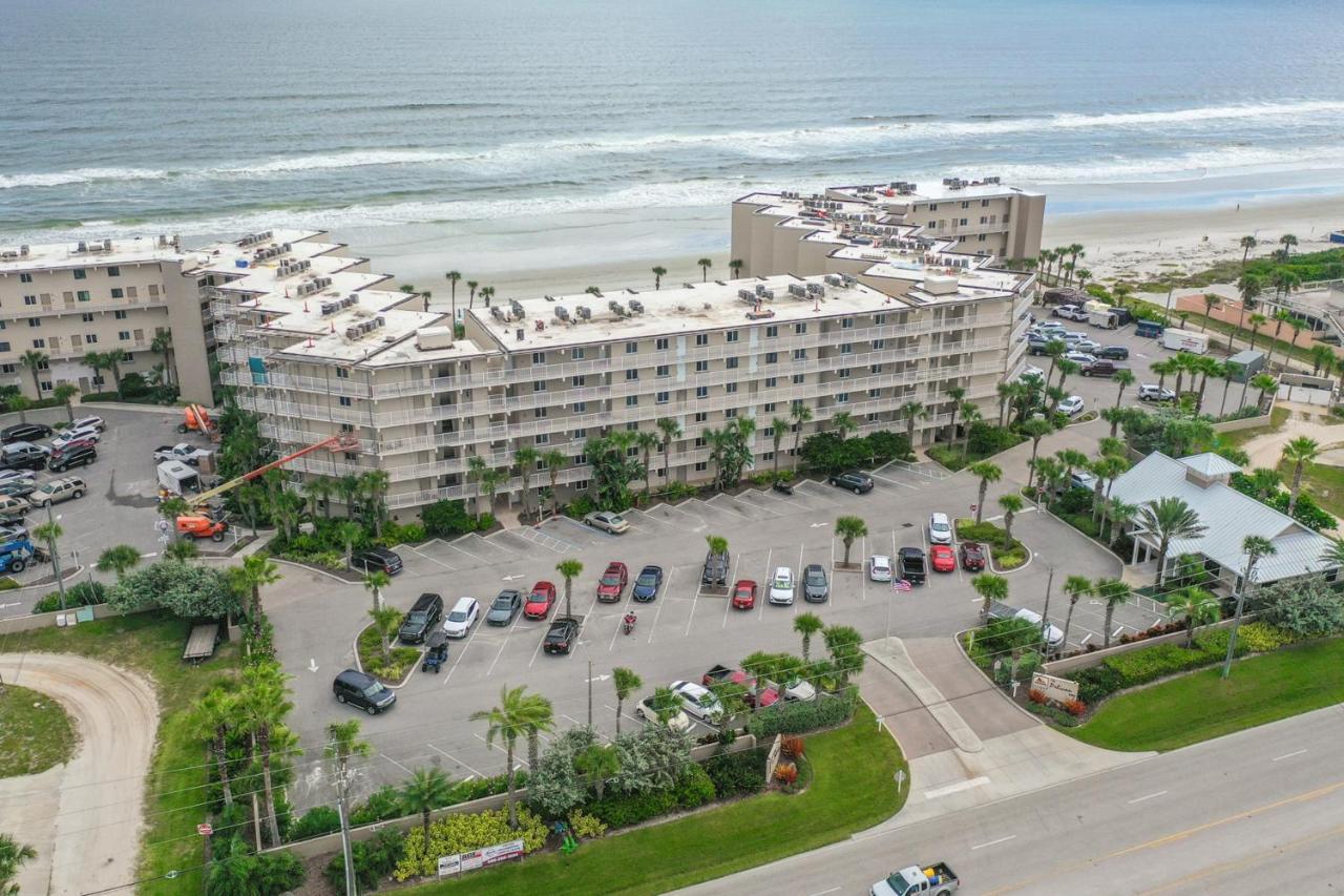 Pelican * New Smyrna Beach