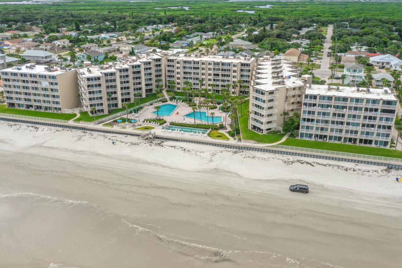 Pelican * New Smyrna Beach