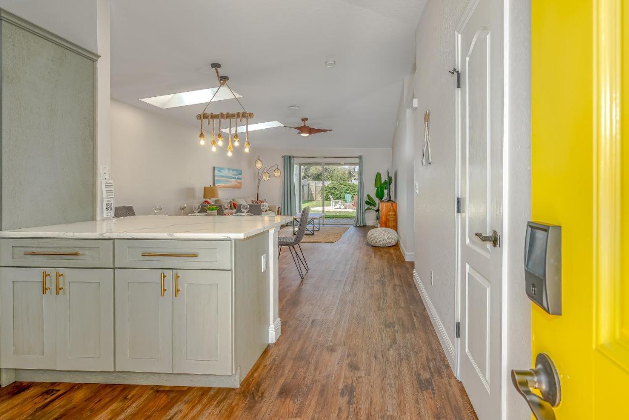 Dog Friendly Wprivate Fenced Yard, Garage & Fire Pit Steps To The Beach! Holiday home