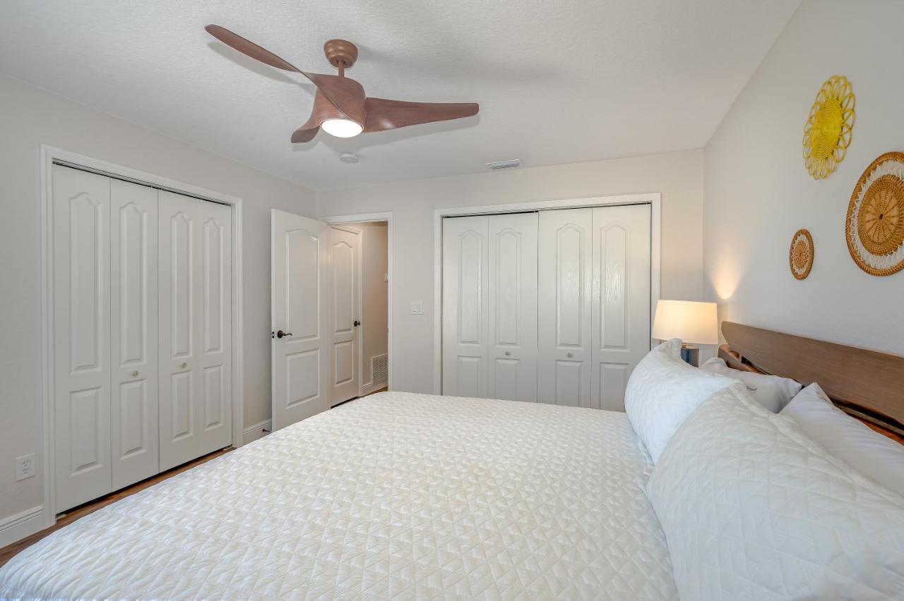Dog Friendly Wprivate Fenced Yard, Garage & Fire Pit Steps To The Beach! Holiday home *