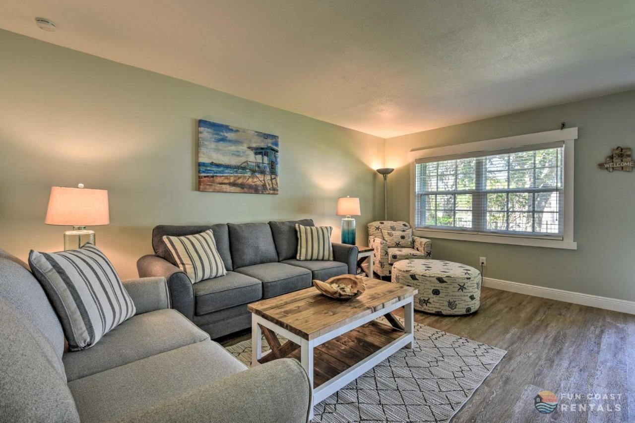 Apartment Beachside Getaway With Private Fenced Yard & Fire Pit Steps From Flagler Avenue! New Smyrna Beach