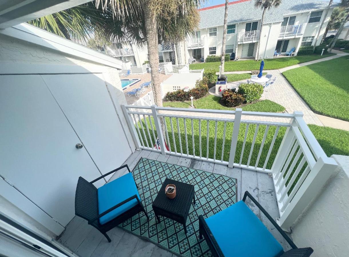 Beachside Serenity Private Balcony With Ocean View, Heated Pool, Bbq, King Bed