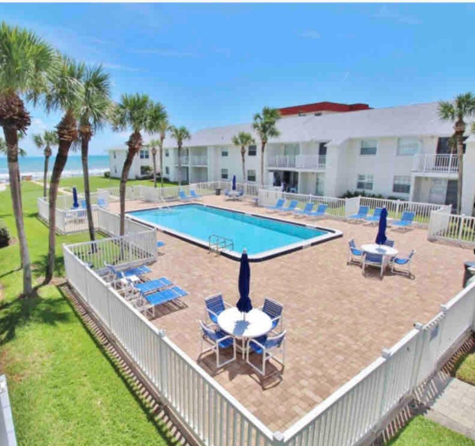 Beachside Serenity Private Balcony With Ocean View, Heated Pool, Bbq, King Bed Apartment *