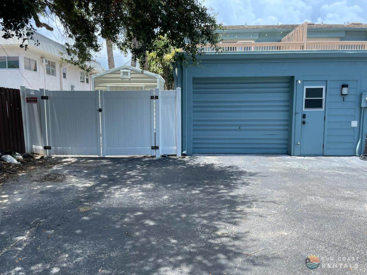 Beachside Getaway With Private Fenced Yard & Fire Pit Steps From Flagler Avenue! *
