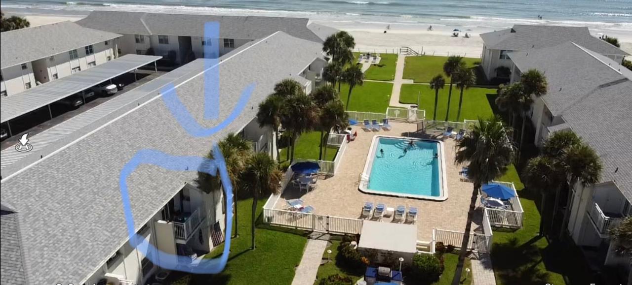 Beachside Serenity Private Balcony With Ocean View, Heated Pool, Bbq, King Bed Apartment *