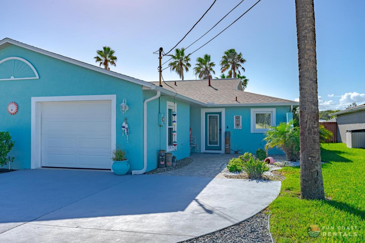 Holiday home Dog Friendly Wprivate Fenced Yard, Garage & Fire Pit Steps To The Beach! New Smyrna Beach