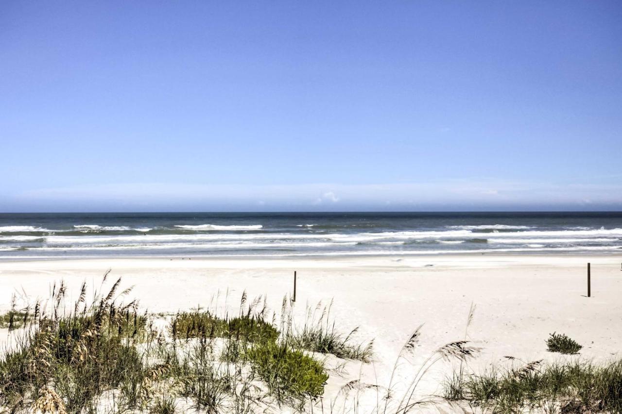 New Smyrna Abode With Fire Pit, Walk To Beach! Holiday home New Smyrna Beach