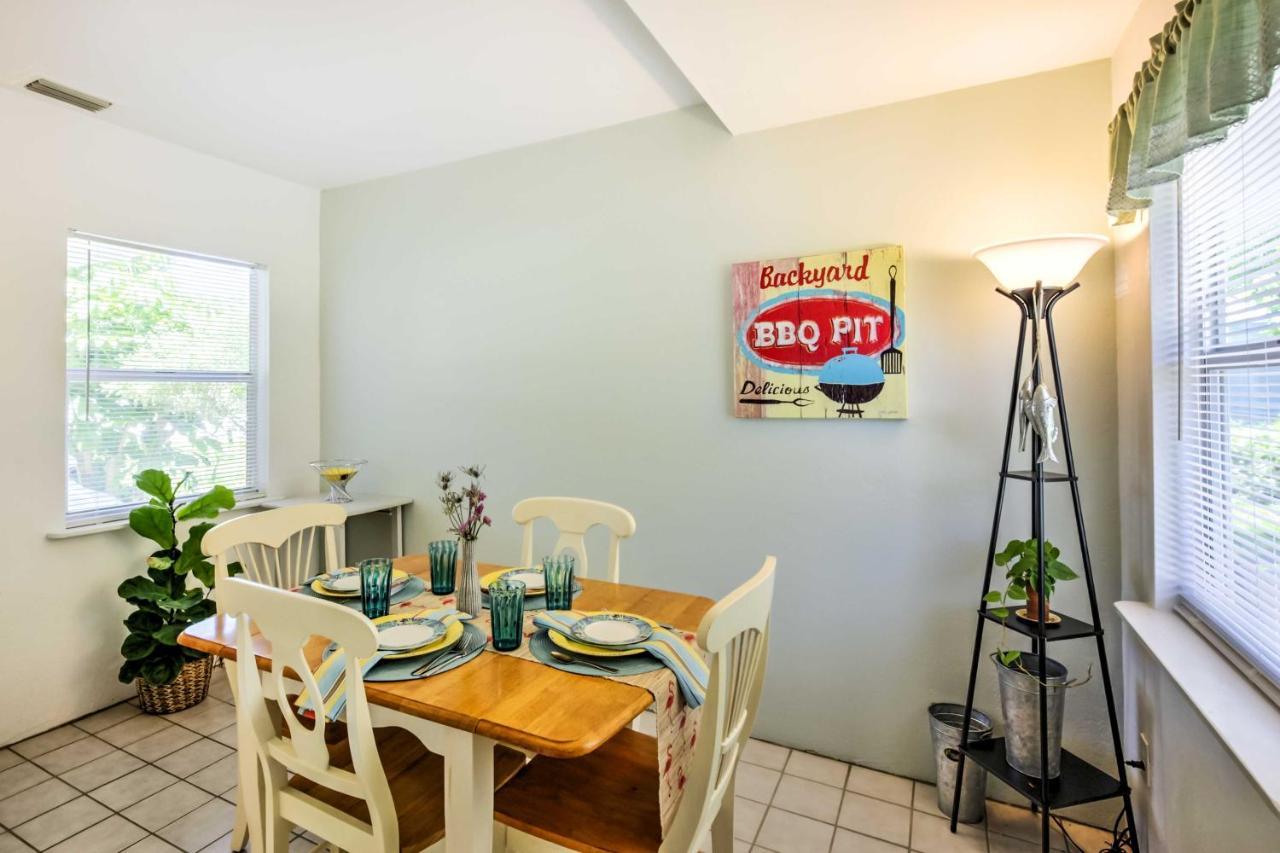 New Smyrna Abode With Fire Pit, Walk To Beach! Holiday home New Smyrna Beach