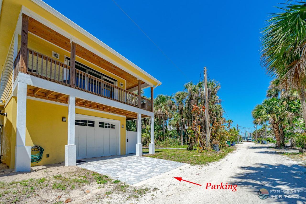 Dog Friendly Loft Steps From With Gas Barbecue Grill And Upstairs Deck! *