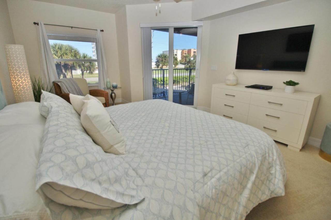 Oceanwalk 20-205 * New Smyrna Beach