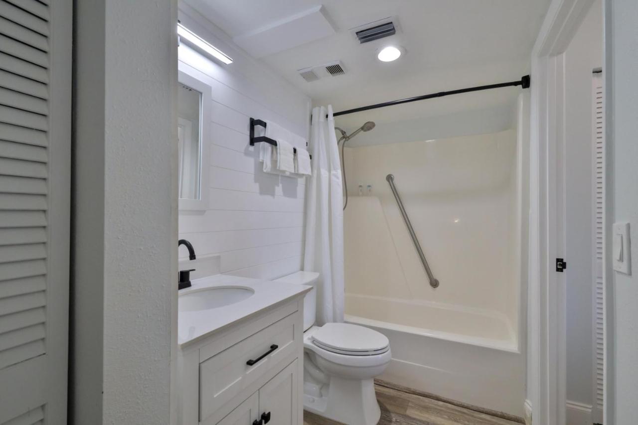 1 Bedroom -1 Bath Ocean View At Ocean Trillium 802 New Smyrna Beach
