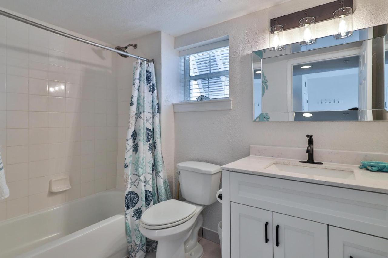 Oceanfront Coconut Palms Condo! 1-1 With Stunning Views Apartment *