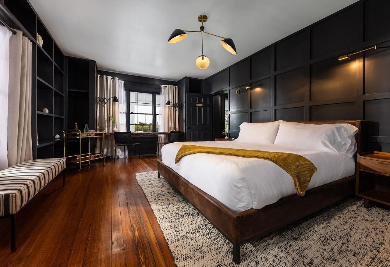 Victoria 1883 Bed & Breakfast