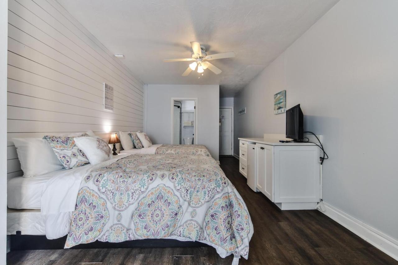 Coastal Life 206 - A 2nd Floor With 2 Single Beds Resort New Smyrna Beach