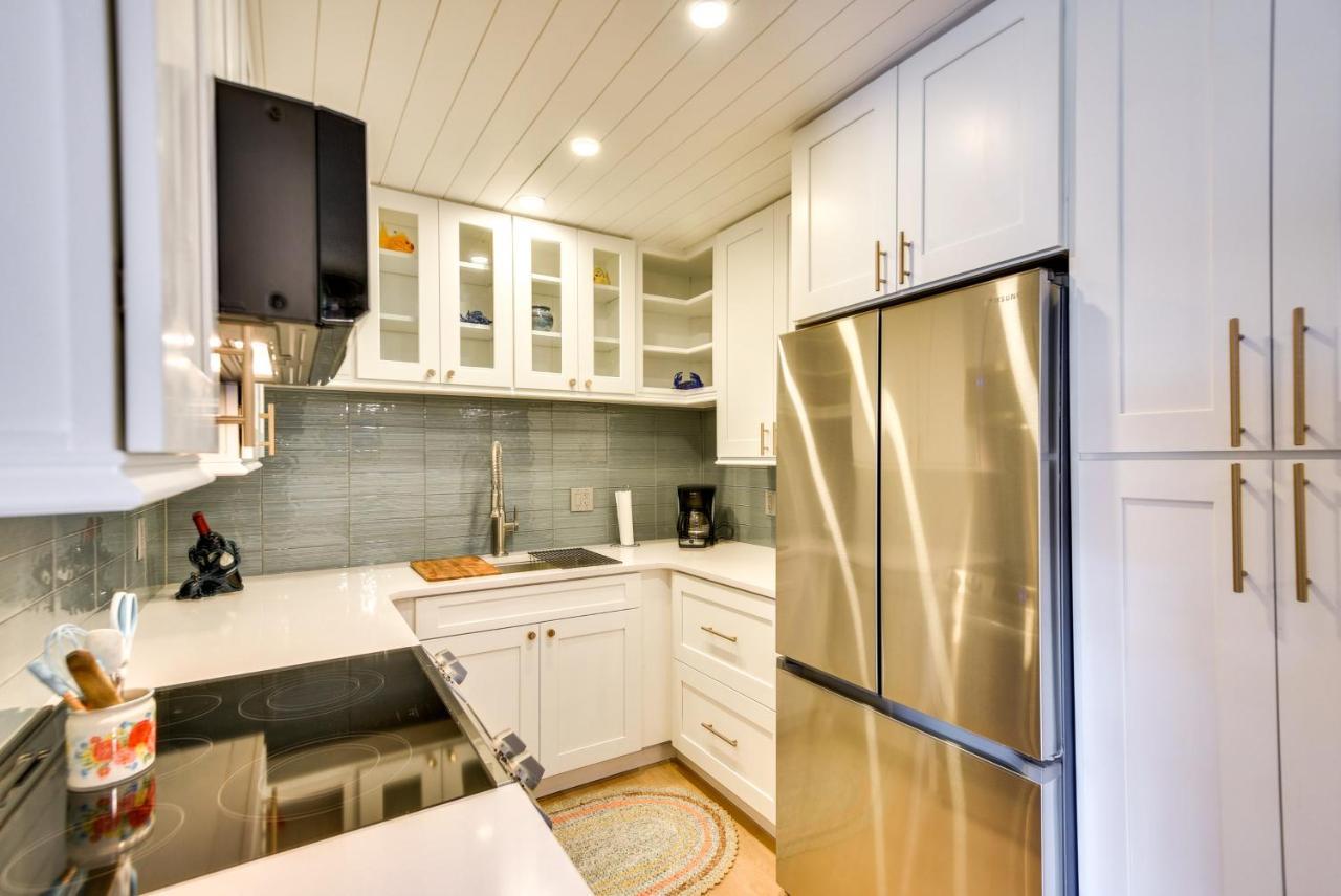 Apartment New Smyrna Beach Condo Pool Access, Walk To Beach