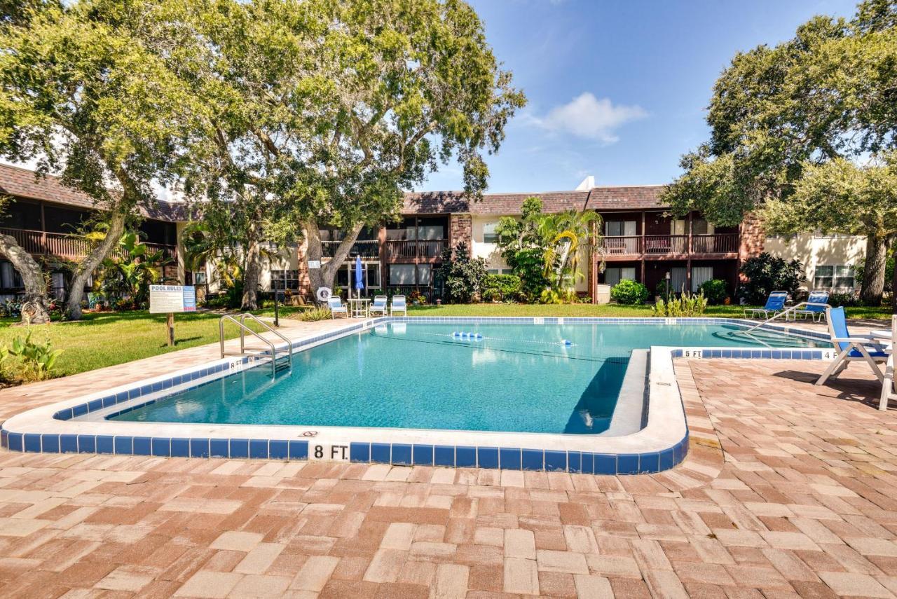 New Smyrna Beach Condo Pool Access, Walk To Beach Apartment New Smyrna Beach