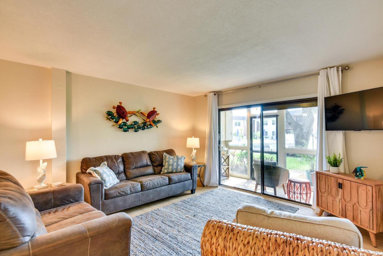 New Smyrna Beach Condo Pool Access, Walk To Beach *